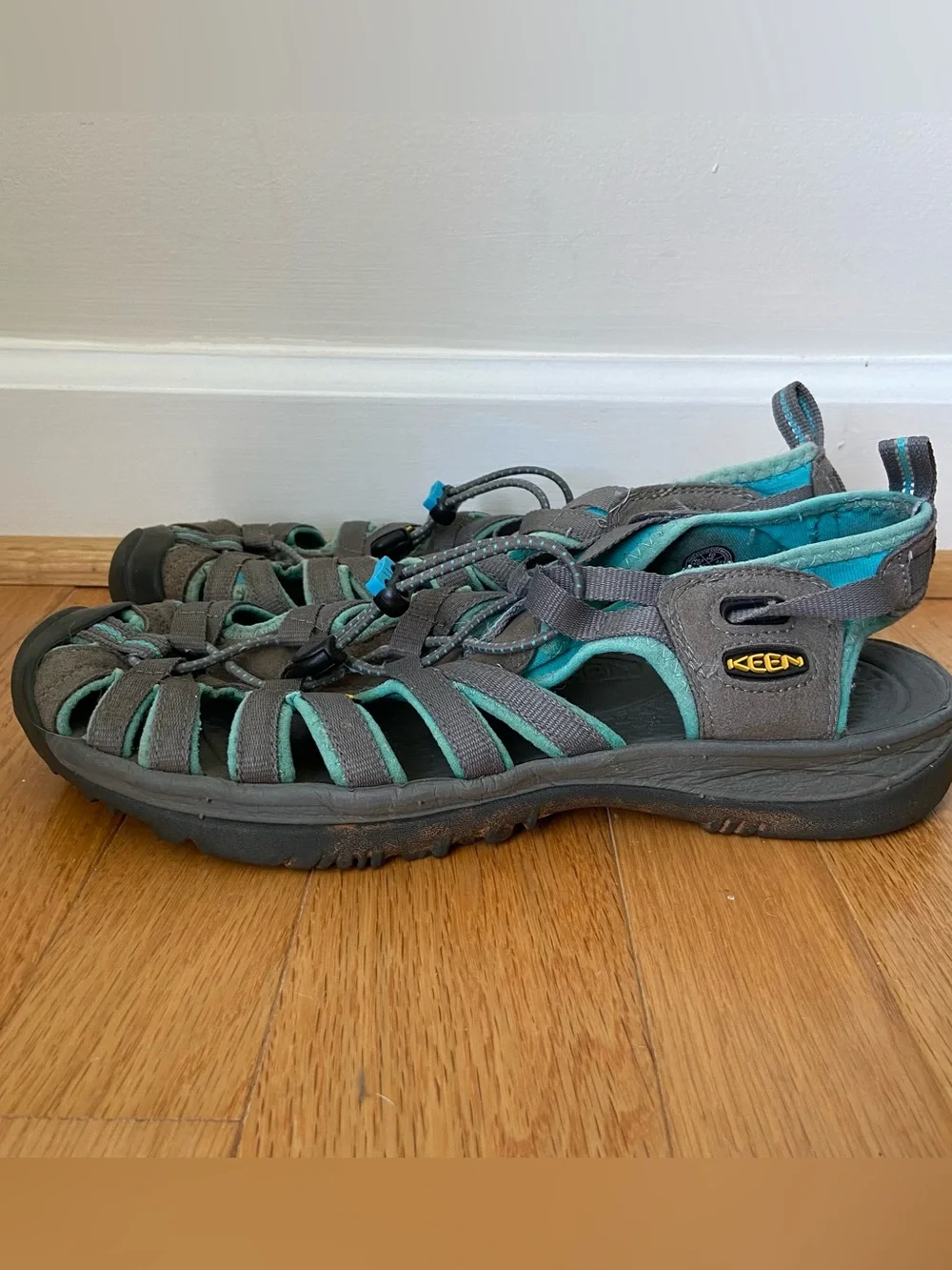 KEEN Whisper Closed Toe Sport Sandal Women's 10 Waterproof Outdoor Strappy Gray